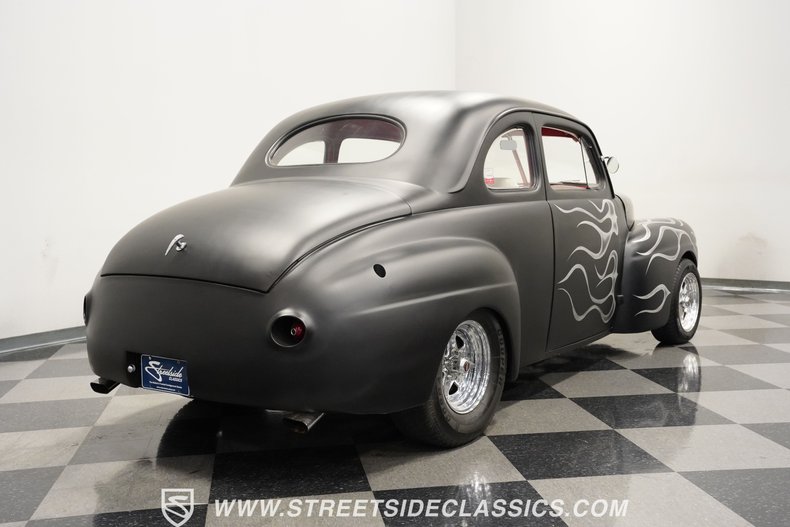 Ford-Coupe-1941-Matte-Black-Red-26
