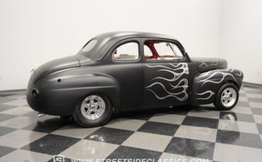 Ford-Coupe-1941-Matte-Black-Red-28