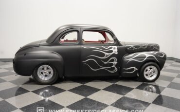 Ford-Coupe-1941-Matte-Black-Red-29