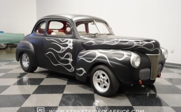 Ford-Coupe-1941-Matte-Black-Red-31