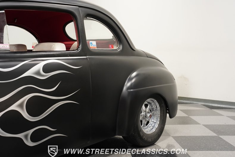 Ford-Coupe-1941-Matte-Black-Red-36