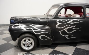 Ford-Coupe-1941-Matte-Black-Red-37