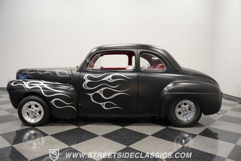 Ford-Coupe-1941-Matte-Black-Red-5