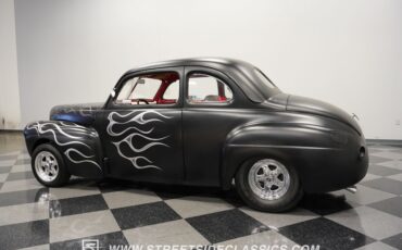 Ford-Coupe-1941-Matte-Black-Red-6
