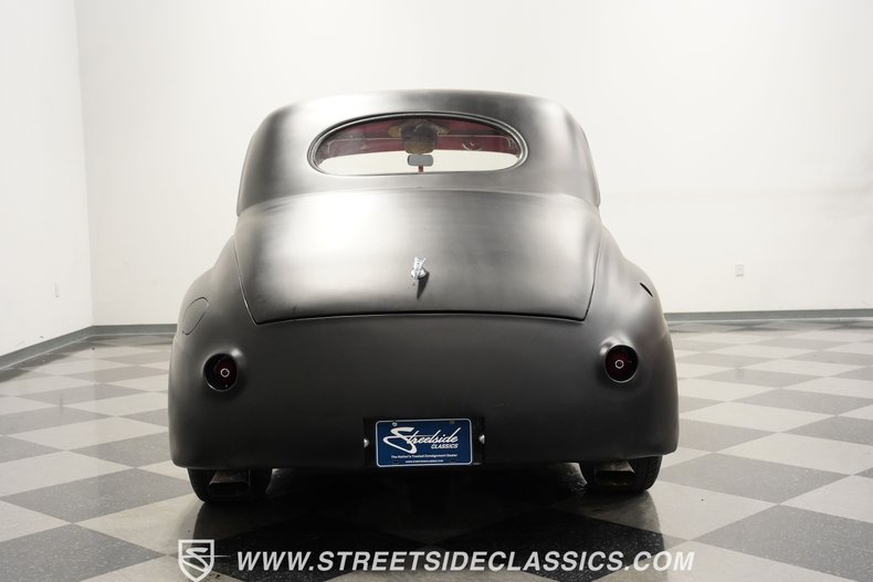 Ford-Coupe-1941-Matte-Black-Red-8