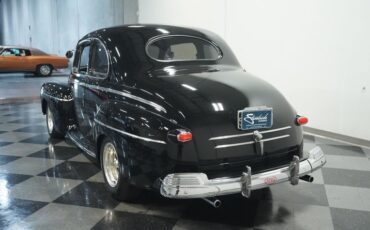 Ford-Coupe-1946-Black-Red-and-Black-6