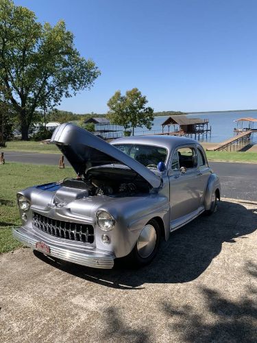 Ford-Coupe-1947-Silver-2