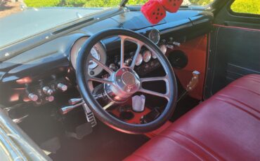 Ford-Coupe-1949-Primer-Red-and-Black-15