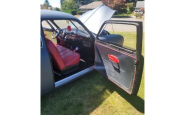 Ford-Coupe-1949-Primer-Red-and-Black-17