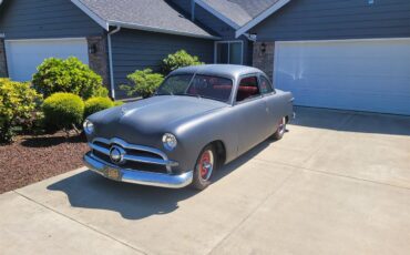 Ford-Coupe-1949-Primer-Red-and-Black-7
