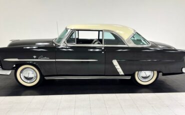 Ford-Crestline-1952-Raven-Black-Dark-Green