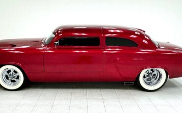 Ford-Crestline-1953-Metalflake-Red-Black-9