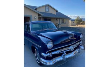 Ford-Crestline-1954-Navy-Blue-Tan-1