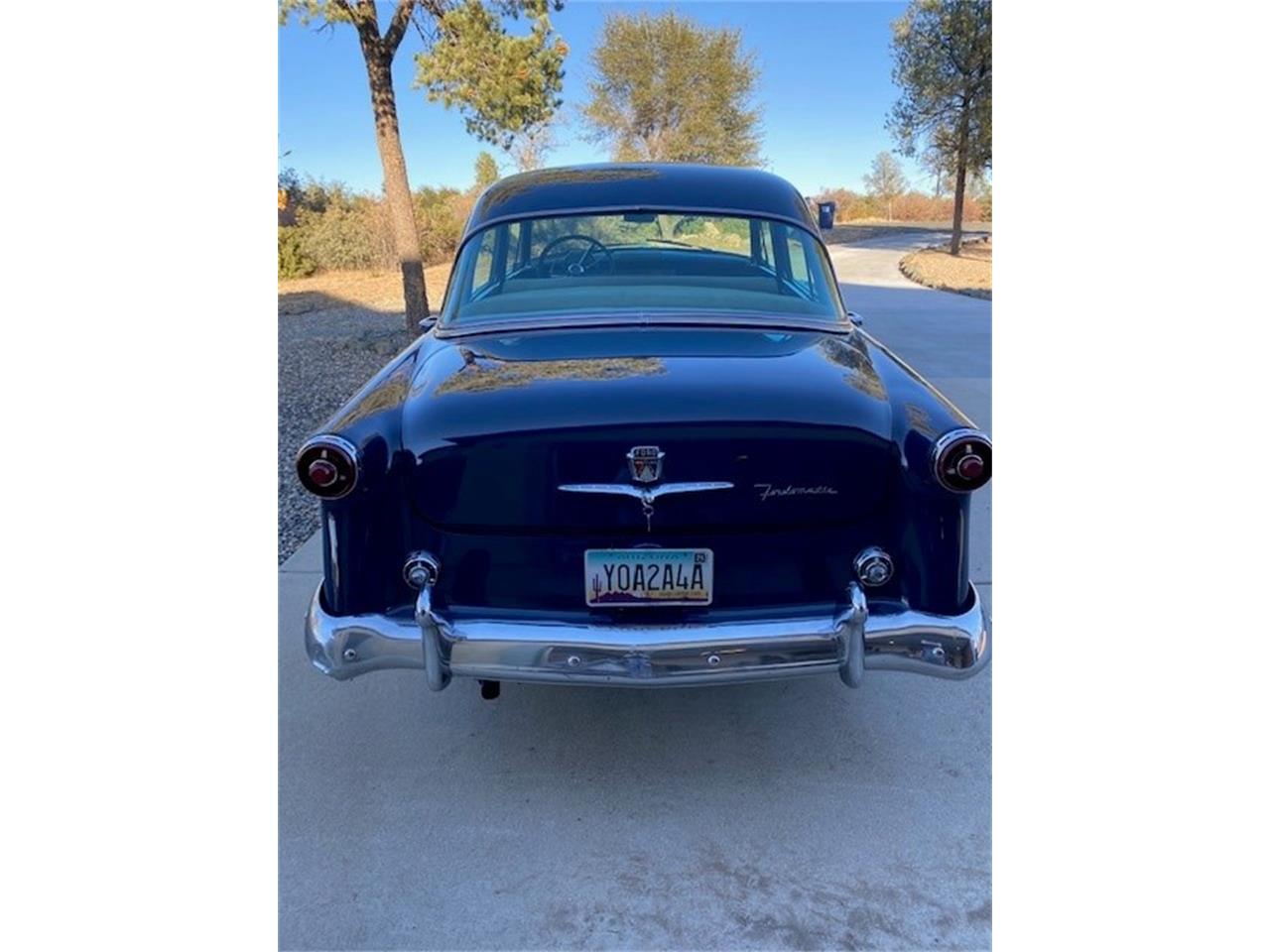 Ford-Crestline-1954-Navy-Blue-Tan-12