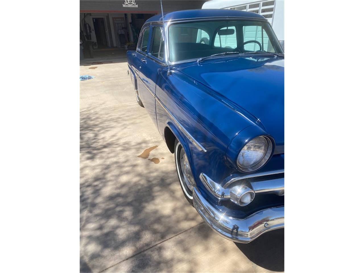 Ford-Crestline-1954-Navy-Blue-Tan-3