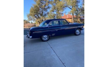 Ford-Crestline-1954-Navy-Blue-Tan-7