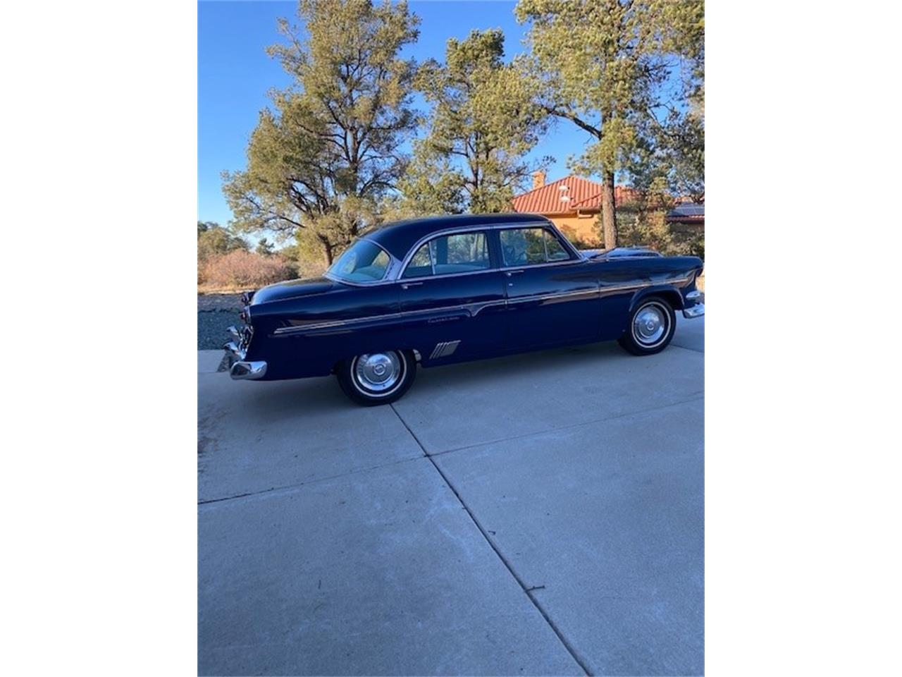 Ford-Crestline-1954-Navy-Blue-Tan-7