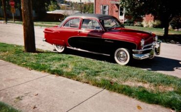 Ford-Crestliner-1950-MaroonBlack-2
