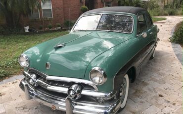 Ford-Crestliner-1951-Green-with-Black-Tri-Green-with-Black-Tri-1