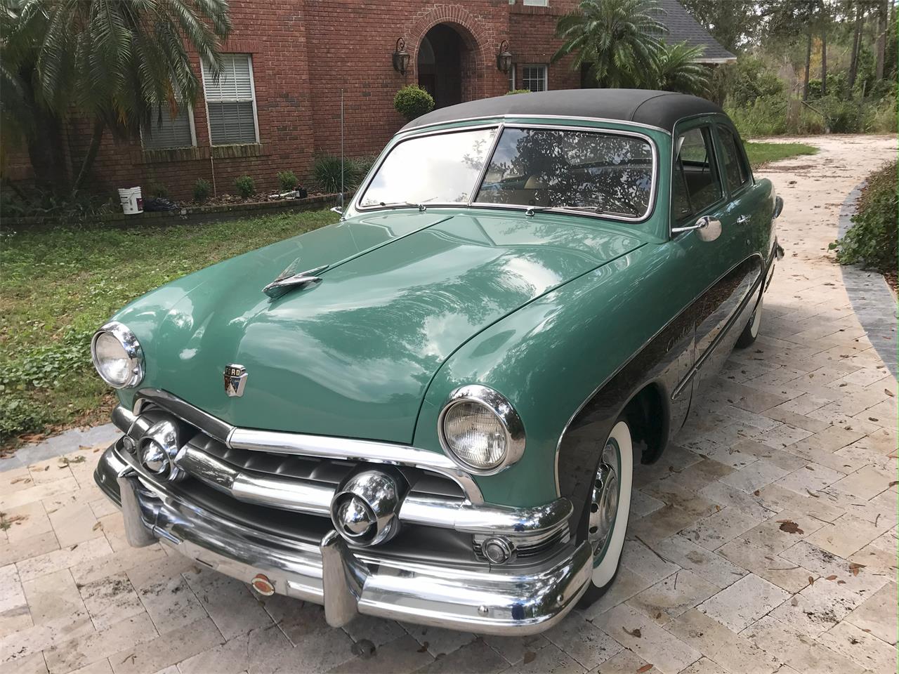 Ford-Crestliner-1951-Green-with-Black-Tri-Green-with-Black-Tri-1