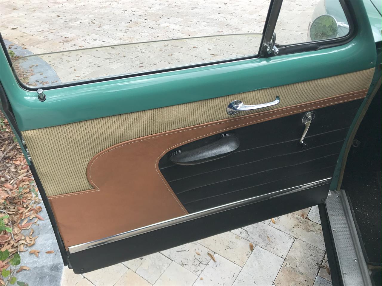 Ford-Crestliner-1951-Green-with-Black-Tri-Green-with-Black-Tri-2