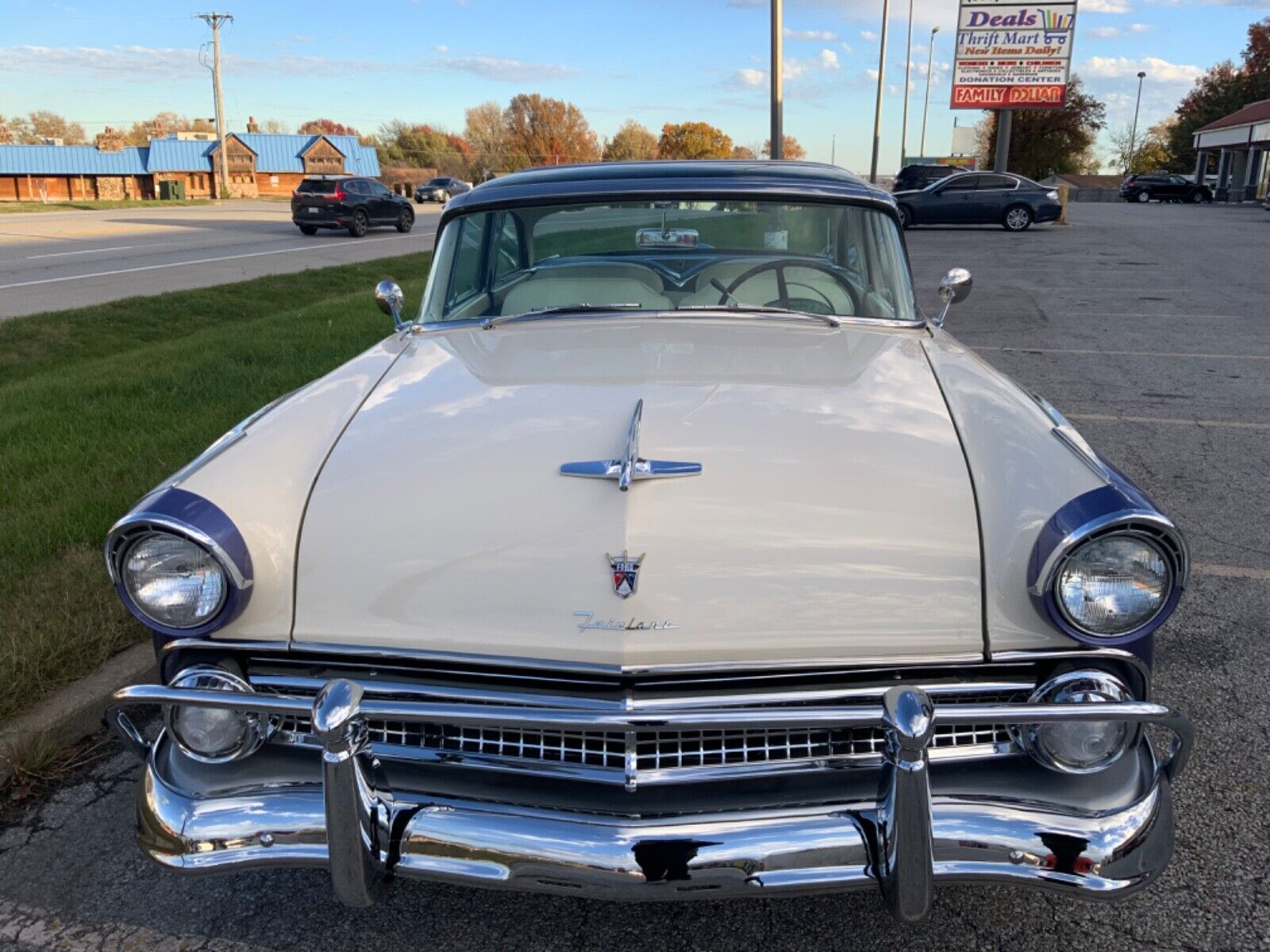 Ford-Crown-Victoria-1955-Coupe-11