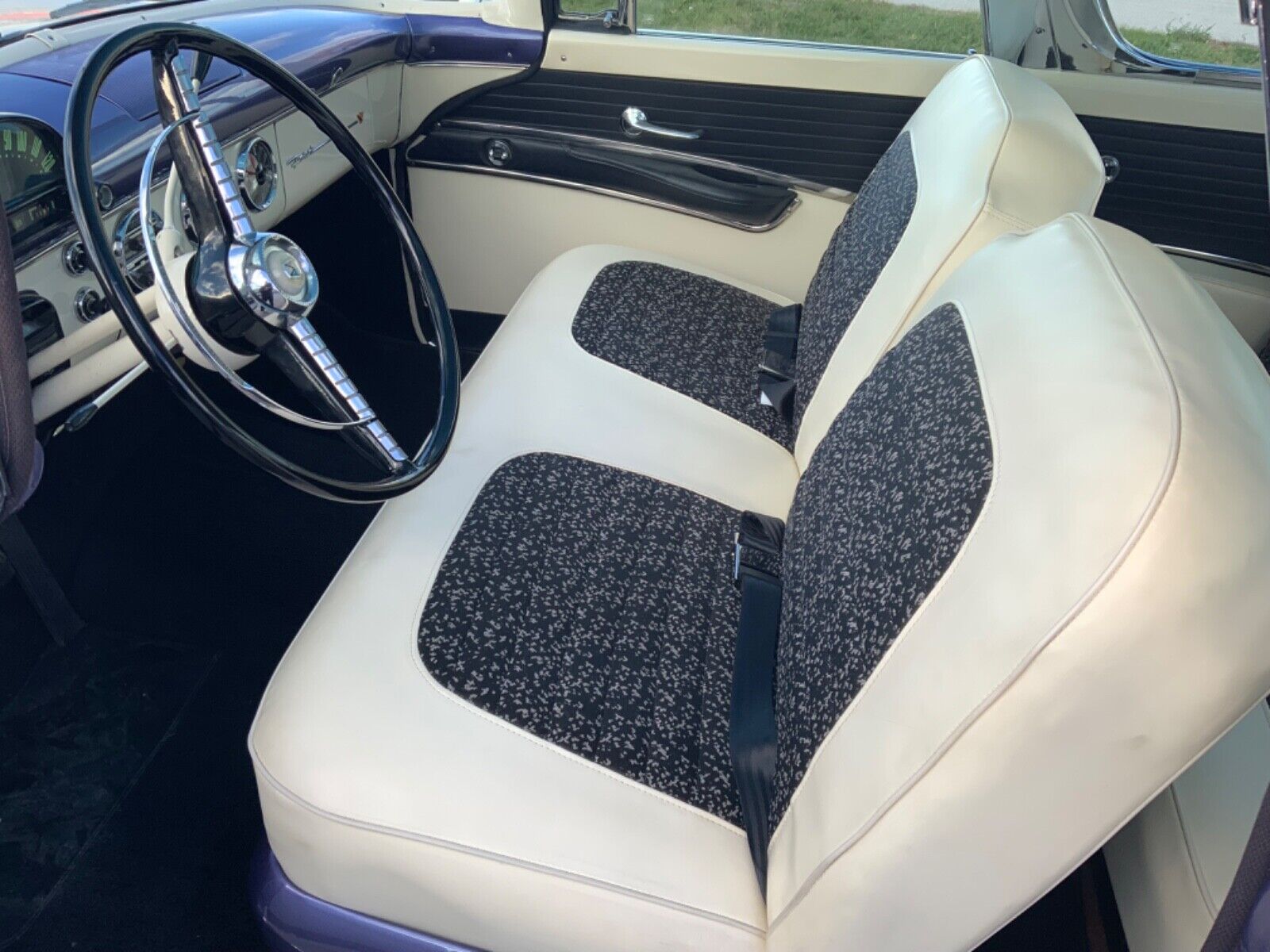 Ford-Crown-Victoria-1955-Coupe-15