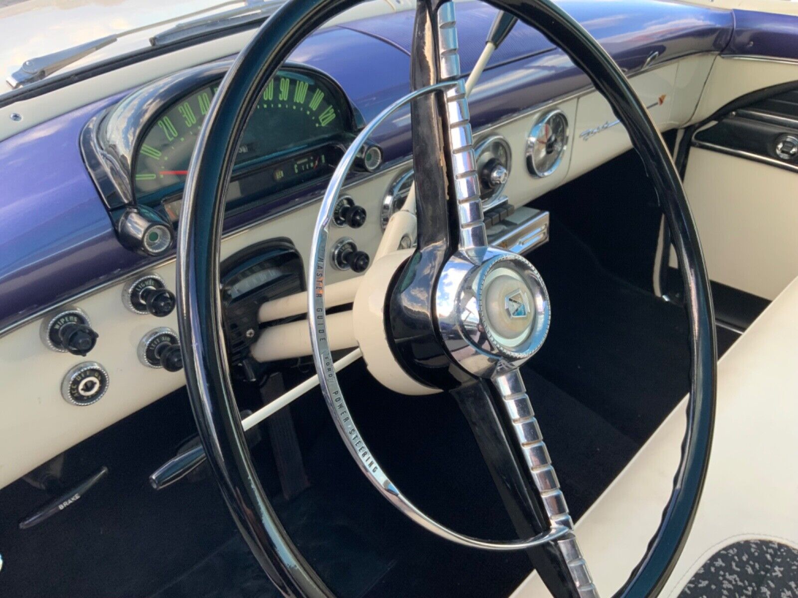 Ford-Crown-Victoria-1955-Coupe-16