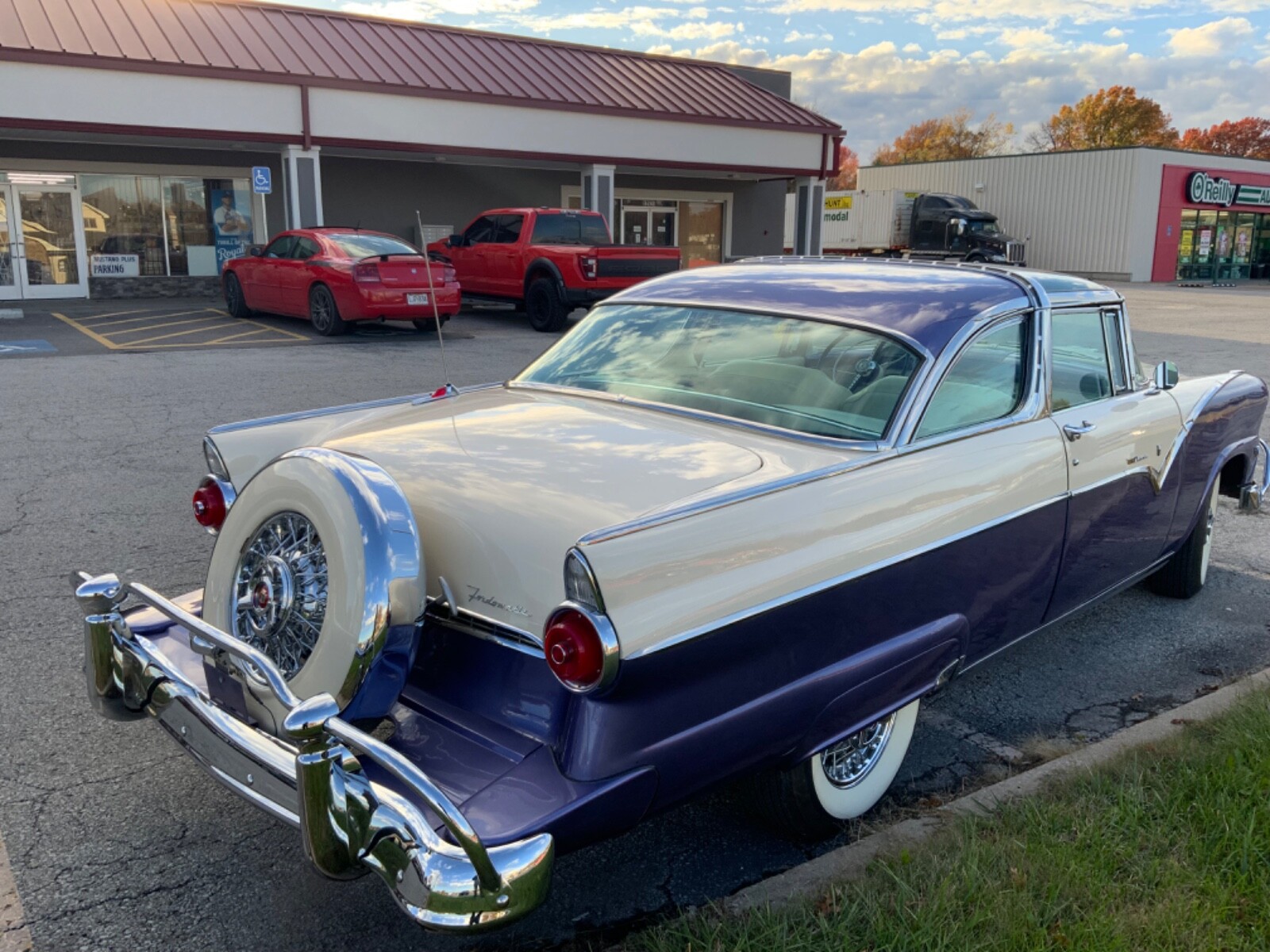 Ford-Crown-Victoria-1955-Coupe-9