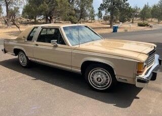 Ford-Crown-Victoria-1986-Coupe-1