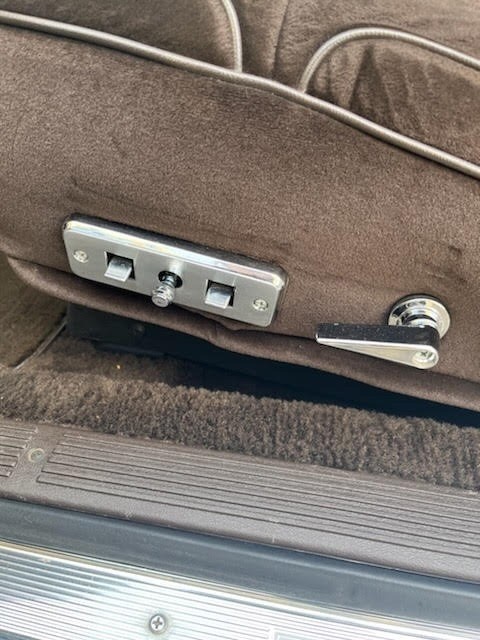 Ford-Crown-Victoria-1986-Coupe-18
