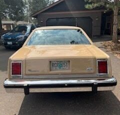 Ford-Crown-Victoria-1986-Coupe-7