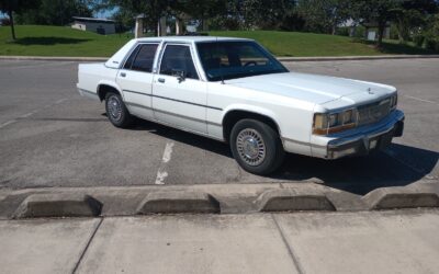 Ford Crown Victoria 1989 Sedan