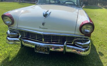 Ford-Crown-victoria-1956-Red-White-3