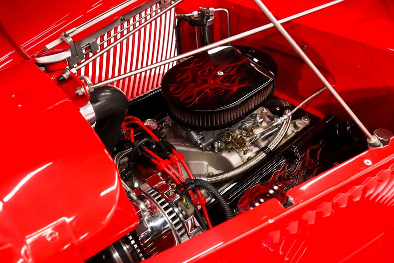 Ford-Custom-1933-Red-Tan-10