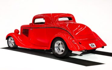 Ford-Custom-1933-Red-Tan-11