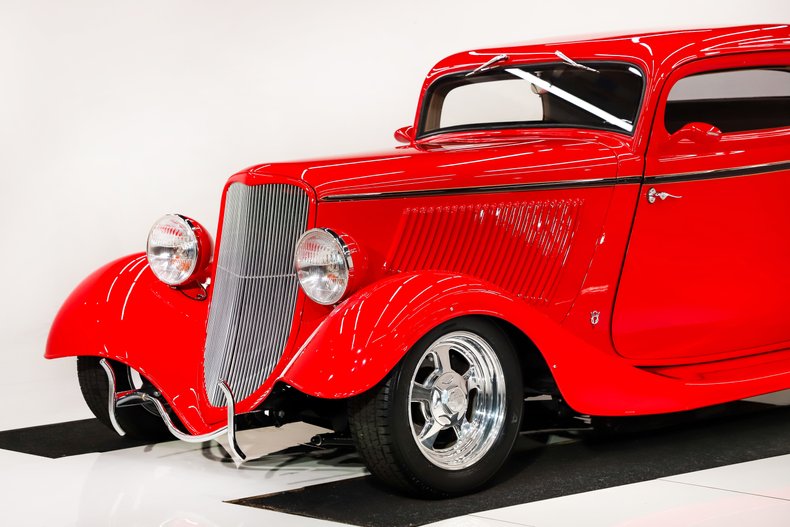Ford-Custom-1933-Red-Tan-15