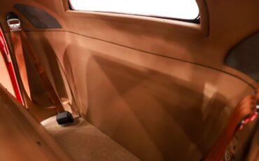 Ford-Custom-1933-Red-Tan-17