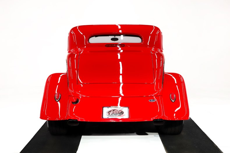 Ford-Custom-1933-Red-Tan-2