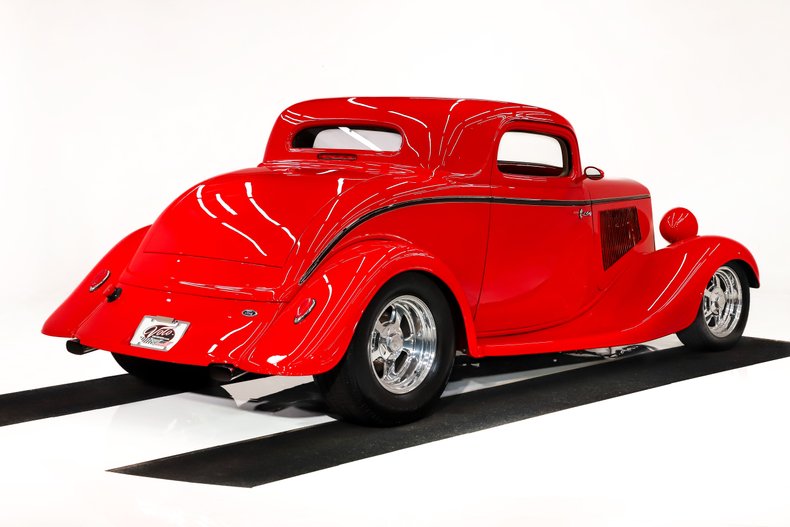 Ford-Custom-1933-Red-Tan-31
