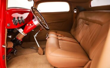 Ford-Custom-1933-Red-Tan-32
