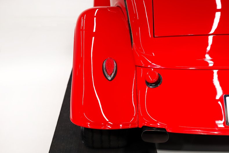 Ford-Custom-1933-Red-Tan-35