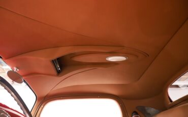 Ford-Custom-1933-Red-Tan-38