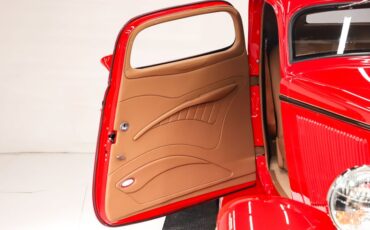 Ford-Custom-1933-Red-Tan-40