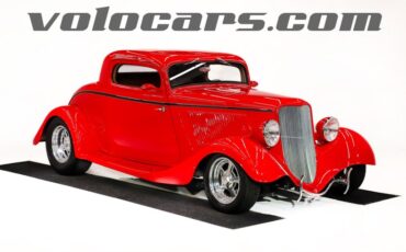 Ford-Custom-1933-Red-Tan-42