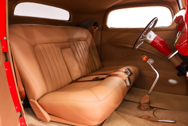Ford-Custom-1933-Red-Tan-46