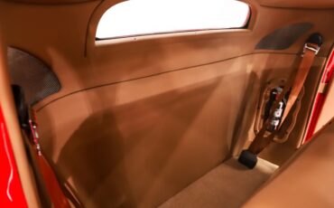 Ford-Custom-1933-Red-Tan-47
