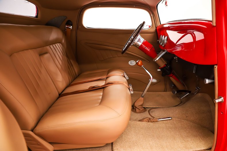 Ford-Custom-1933-Red-Tan-49