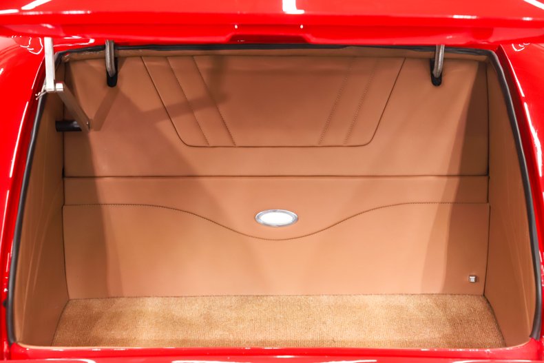 Ford-Custom-1933-Red-Tan-5