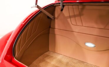 Ford-Custom-1933-Red-Tan-6